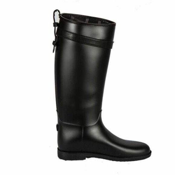 dirty laundry rain boots